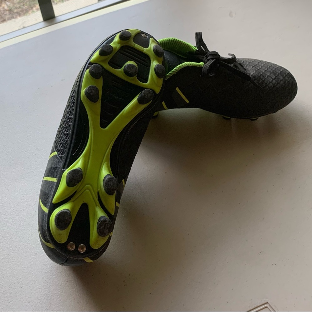 Boys cleats